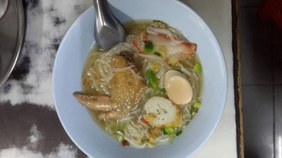 เส้นเล็กปีกไก่ตุ่น