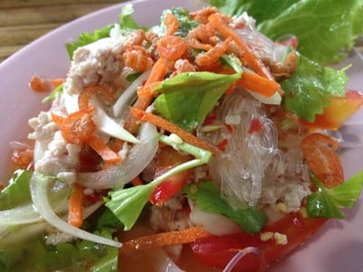 ป้าแดงลาบอุบล 5 บางแสน ห้า