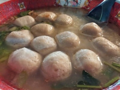 ข้าวต้มลูกชิ้นปลา