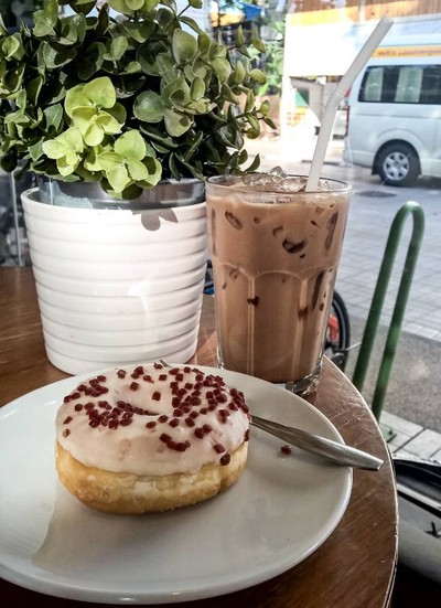 Cafe Velodome ถนนพระสุเมรุ