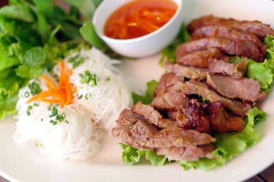 อิ่มเอิบแหนมเนือง (สาขาประชาอุทิศ) ประชาอุทิศ