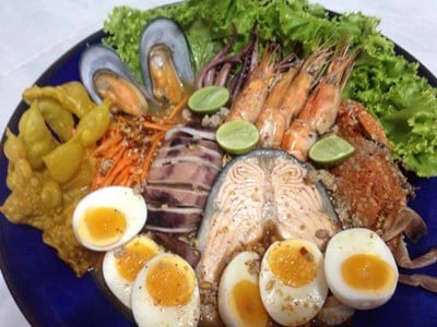 ก๋วยเตี๋ยวต้มยำไข่หวานประตูสวนดอกเชียงใหม่