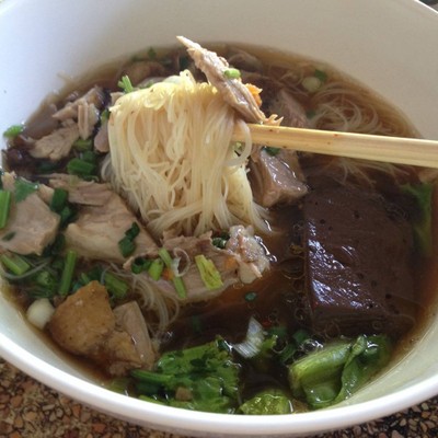 ก๋วยเตี๋ยวเป็ดบินประตูน้ำ