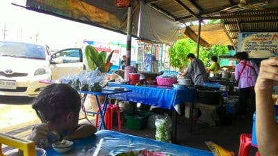 ก๋วยเตี๋ยวเรือเล็ก-แดง
