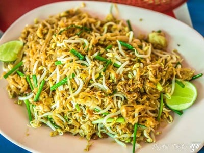 ผัดหมี่โคราชจานบิ๊กเบิ้ม(^____^)