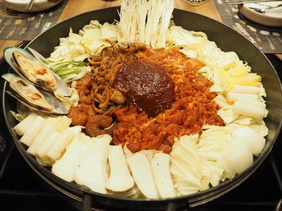 DAK GALBI (ทัคคาลบี้) สยามเซ็นเตอร์ (ชั้น 2) DAK GALBI (ทัคคาลบี้) สยามเซ็นเตอร์ (ชั้น 2)