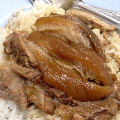 เกาเหลาสามหมู ข้าวขาหมูร้อยอาจารย์ - บรรทัดทอง