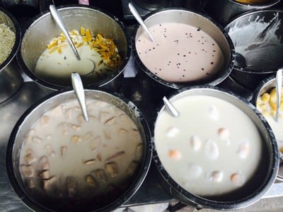 ขนมหวานเจ๊น้อย ตลาดสามชุก