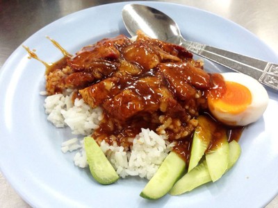 ธานี ข้าวหมูแดง - หมูกรอบ อารีย์