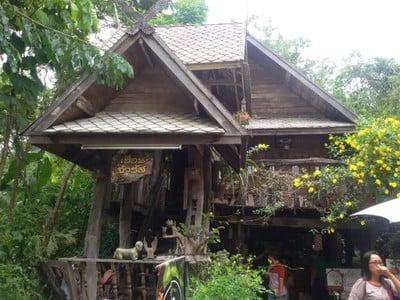 ก๋วยเตี๋ยวผู้พัน