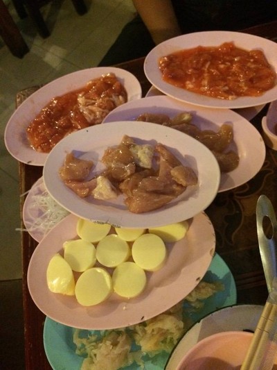 หมูยิ้ม - จิ้มจุ่ม เชียงใหม่ สันติธรรม