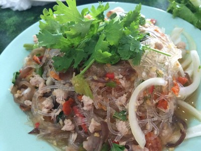 คุณตุ๊ก (เจ้าเก่า)  อีสานคลาสสิค เมืองชลบุรี