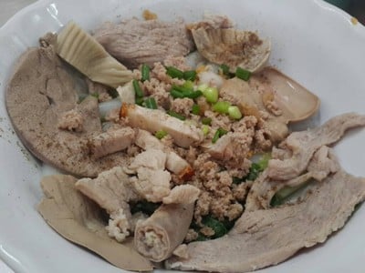 ก๋วยเตี๋ยวตำลึงนายฮิม (Nai Him Noodle) ก๋วยเตี๋ยวตำลึงนายฮิม (Nai Him Noodle)