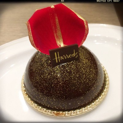 Harrods Cafe (แฮร์รอดสคาเฟ่) EmQuartier Harrods Cafe (แฮร์รอดสคาเฟ่) EmQuartier
