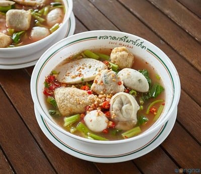 สอาด เย็นตาโฟเสวย ตลาดเสรีมาร์เก็ต