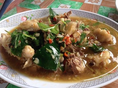 ผัดเผ็ดไก่บ้าน