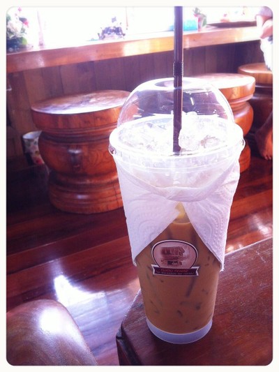 คุ้มเดิมคอฟฟี่ (Kum Dom Coffee) คุ้มเดิมคอฟฟี่ (Kum Dom Coffee)