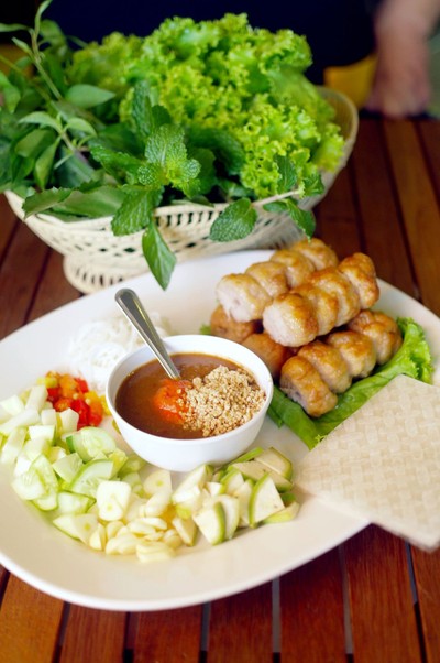 อิ่มเอิบแหนมเนือง (สาขาประชาอุทิศ) ประชาอุทิศ