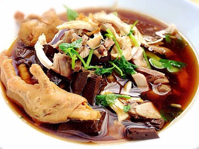 ก๋วยเตี๋ยวไก่มะระ. (40 บาท)