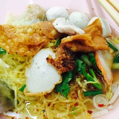 เจ้ตุ๊กตา ก๋วยเตี๋ยวเจ้าเก่า 40 ปี ถนนตก เจ้ตุ๊กตา ก๋วยเตี๋ยวเจ้าเก่า 40 ปี ถนนตก