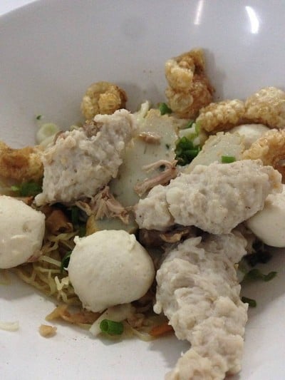 บะหมี่เกี้ยวแห้ง หนักเครื่องทุกอย่าง ฟินเฟร่ออ