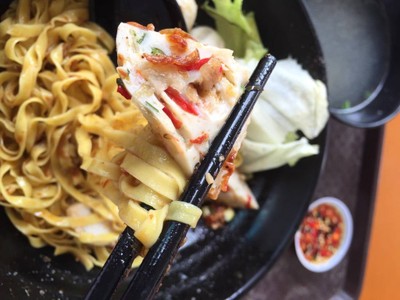 บะหมี่ลูกชิ้นปลา