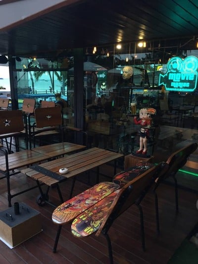 Movie Maniac Bar