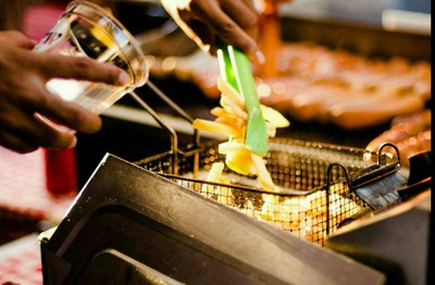 CW CURRYWURST (ซี ดับเบิ้ลยู เคอรี่วูสร์ท) เกตเวย์ เอกมัย ชั้น G CW CURRYWURST (ซี ดับเบิ้ลยู เคอรี่วูสร์ท) เกตเวย์ เอกมัย ชั้น G