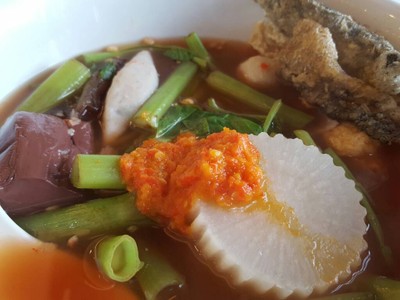 เย็นตาโฟเครื่องทรง โดย อ.มัลลิการ์ (Yentafo Kruengsonge by A. Mallika) สาขาเสนาเฟสท์ เย็นตาโฟเครื่องทรง โดย อ.มัลลิการ์ (Yentafo Kruengsonge by A. Mallika) สาขาเสนาเฟสท์