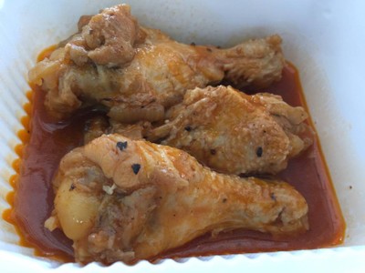 ปีกไก่น้ำแดง