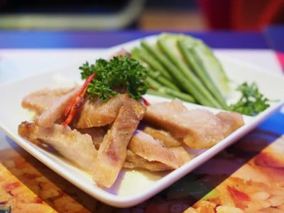 คอหมูย่างจิ้มแจ่ว