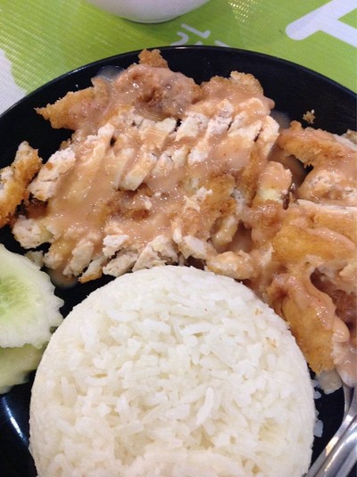 ไก่ทอดมาสเตอร์เด โซนตามสั่งร้านที่ 3 ฝั่งทางออก
