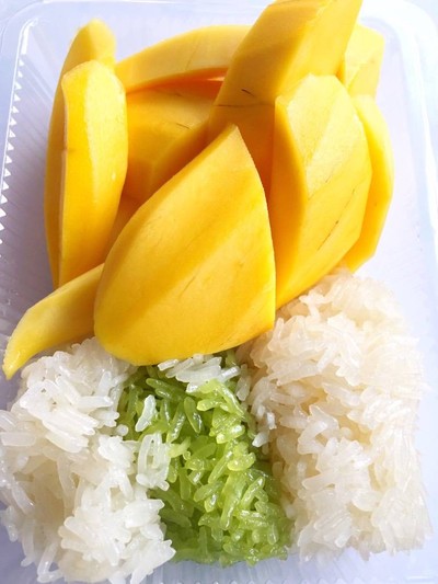 ข้าวเหนียวมะม่วงน้องอาร์ต ฉื่อฉาง