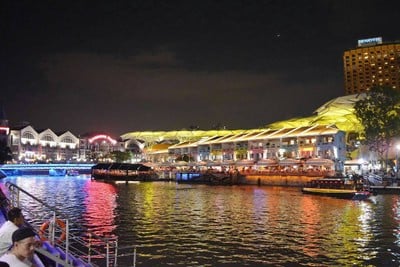 บรรยากาศในการนั่งกินไอติมนมวัว