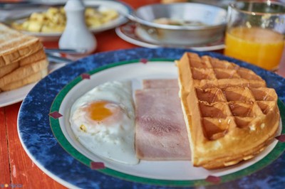SIX O'CLOCK Breakfast & coffee