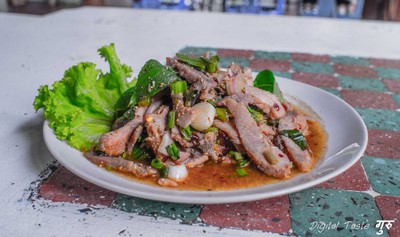 ยำคอหมูย่าง