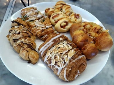 คาเฟ่ อูโน่ (Cafe' Uno @ S31 Sukhumvit Hotel) คาเฟ่ อูโน่ (Cafe' Uno @ S31 Sukhumvit Hotel)
