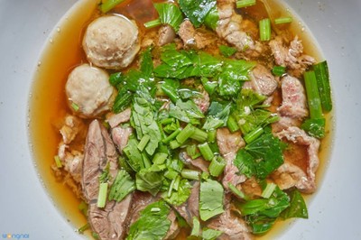 โตเกาเหลาเนื้อหนองมน