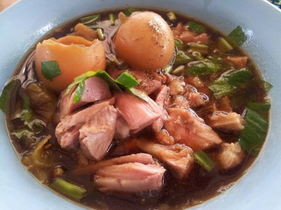 ขาหมูแบบจัดเต็มจ๊ะ