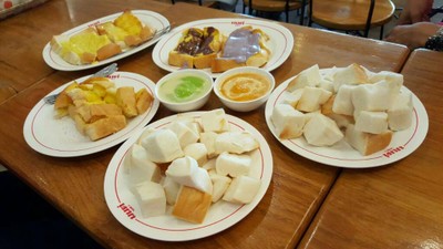 มนต์นมสด เสาชิงช้า