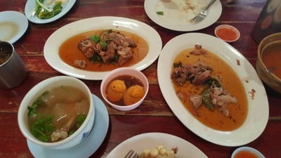 มื้อนี้ 164 บาท รวมข้าวอีก 3 จาน น้ำเปล่า 2 แก้ว