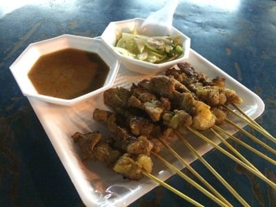 2015-09-12: เนื้อสะเต๊ะชุดเล็ก 10 ไม้ 60 บาท 