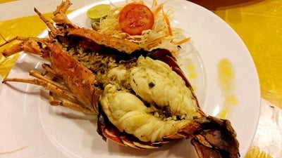 รถไฟซีฟู๊ด (ROD FAI SEAFOOD RESTAURANT) รถไฟซีฟู๊ด (ROD FAI SEAFOOD RESTAURANT)