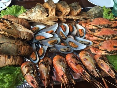 ริมผา ลาภิน