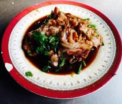 ขาหมูสามเหลี่ยม (KHA MU SAM LIAM RESTAURANT) ขาหมูสามเหลี่ยม (KHA MU SAM LIAM RESTAURANT)