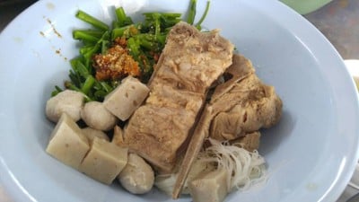 ก๋วยเตี๋ยวลูกชิ้นกลับเพชร โรงพยาบาลสงขลาเก่า