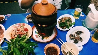 ป้าตุ๋ย หมูจุ่ม