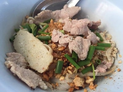 ก๋วยเตี๋ยวหมูต้มยำโบราณ ‘นายทองสุข’ (Guaytiew Mu Boran Nai Thong Suk) ก๋วยเตี๋ยวหมูต้มยำโบราณ ‘นายทองสุข’ (Guaytiew Mu Boran Nai Thong Suk)