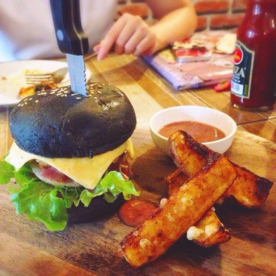 Steve Cafe & Cuisine (สตีฟ คาเฟ่ แอนด์ ครุยซีน) ผ่านฟ้า Steve Cafe & Cuisine (สตีฟ คาเฟ่ แอนด์ ครุยซีน) ผ่านฟ้า
