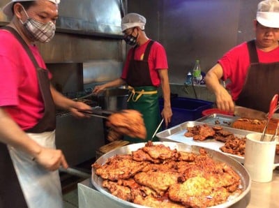 หมูย่างน้ำผึ้ง แม่สุมณฑา (Mooyang Numphueng Maesumonta) หมูย่างน้ำผึ้ง แม่สุมณฑา (Mooyang Numphueng Maesumonta)